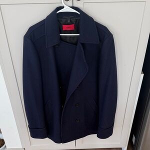 Hugo Boss Wool Hyde Men's Peacoat
Dark blue
Button front